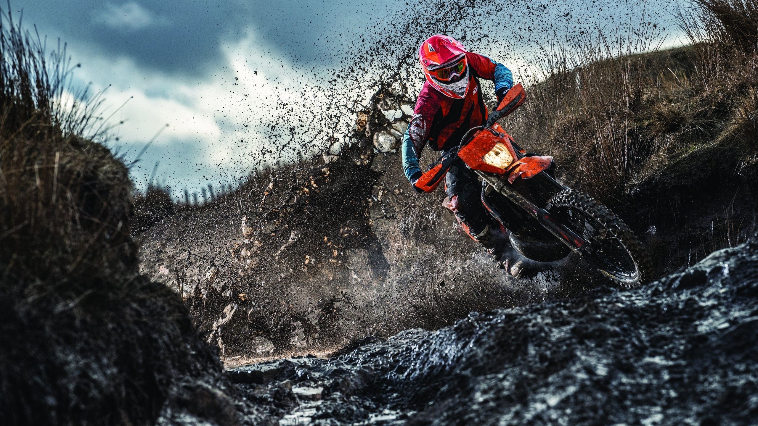 冰面不滑？瑞士前锋雪地过人三连晃，全场惊叫！，瑞士滑雪国家队