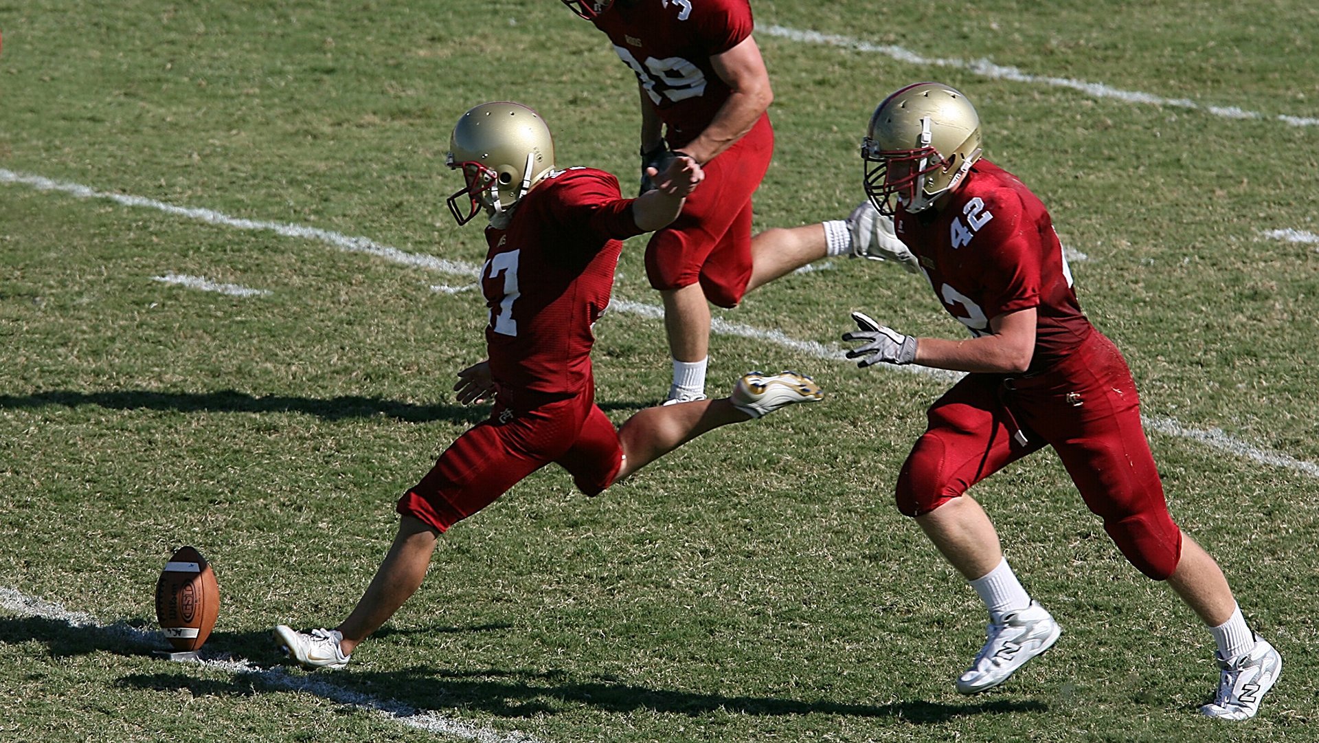 足球裁判专项技术讲座提升执法水平，足球裁判执法规则